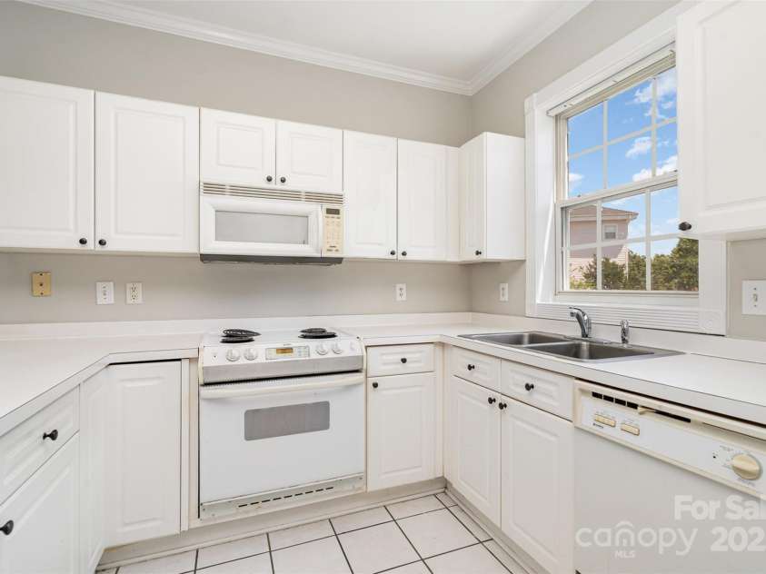 8969 Meadow Vista Road, Charlotte, NC 28213.  MLS# CAR4261482, YatesRealty ID 19815. 