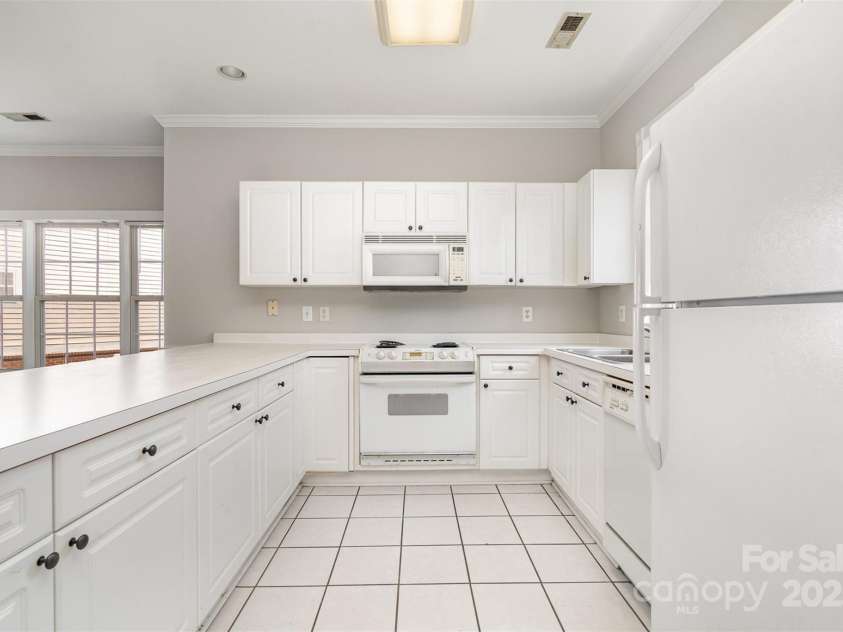 8969 Meadow Vista Road, Charlotte, NC 28213.  MLS# CAR4261482, YatesRealty ID 19815. 