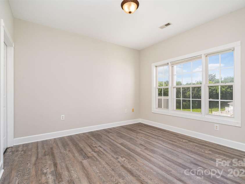 8969 Meadow Vista Road, Charlotte, NC 28213.  MLS# CAR4261482, YatesRealty ID 19815. 