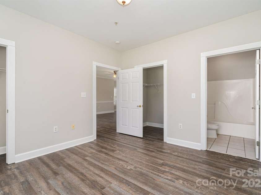 8969 Meadow Vista Road, Charlotte, NC 28213.  MLS# CAR4261482, YatesRealty ID 19815. 
