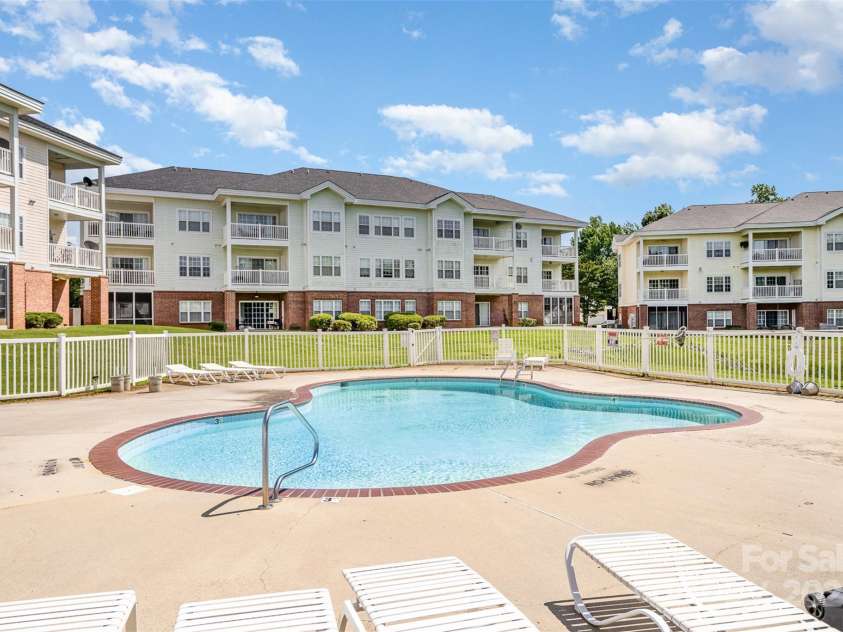 8969 Meadow Vista Road, Charlotte, NC 28213.  MLS# CAR4261482, YatesRealty ID 19815. 
