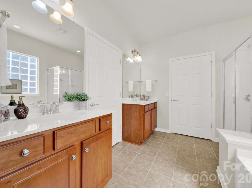 2180 Hartwell Lane, Fort Mill, SC 29707.  MLS# CAR4379443, YatesRealty ID 19816. 