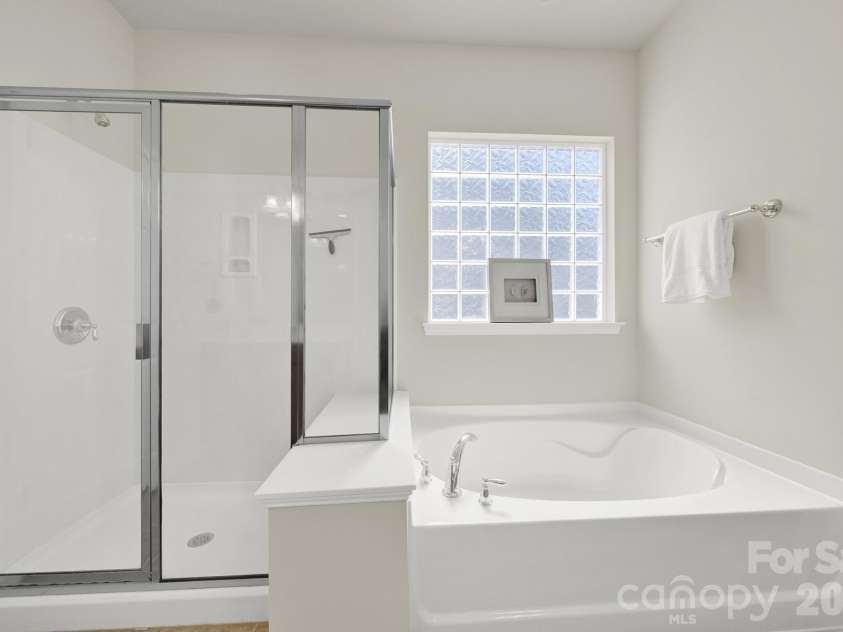 2180 Hartwell Lane, Fort Mill, SC 29707.  MLS# CAR4379443, YatesRealty ID 19816. 