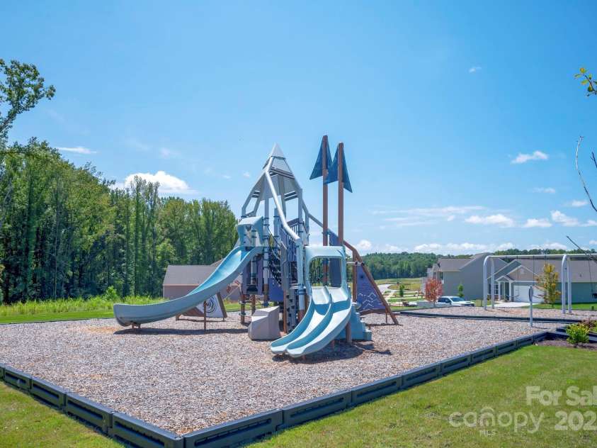 3607 Clover Valley Drive, Gastonia, NC 28052.  MLS# CAR4179465, YatesRealty ID 19816. 