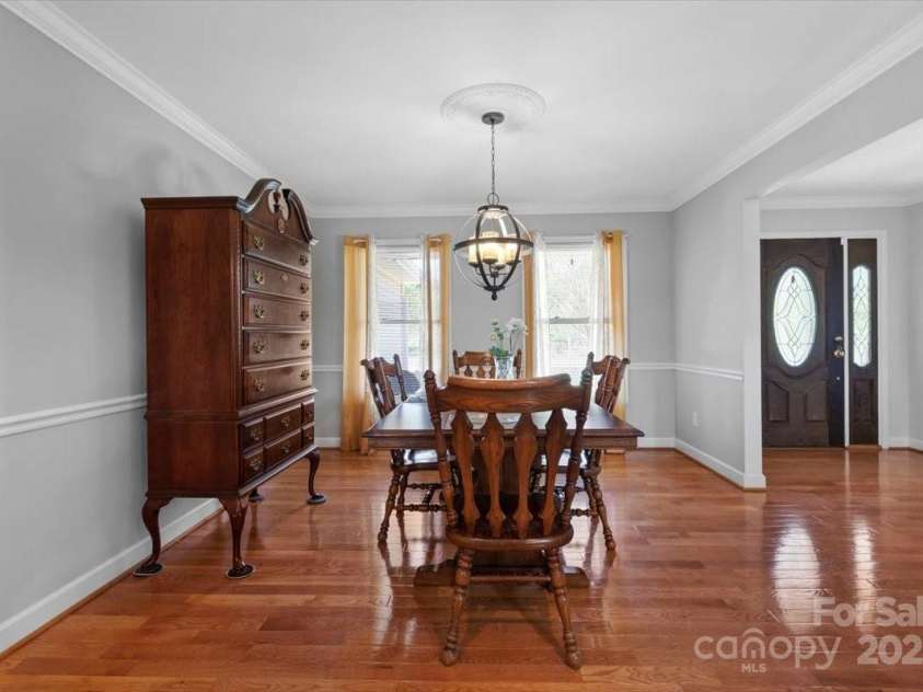 106 Zurich Lane, Statesville, NC 28625.  MLS# CAR4244028, YatesRealty ID 19817. 