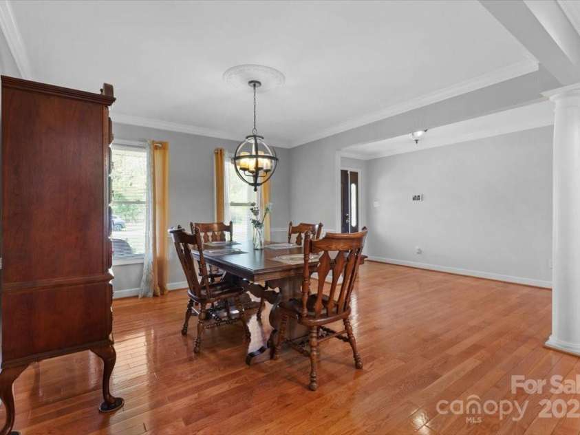 106 Zurich Lane, Statesville, NC 28625.  MLS# CAR4244028, YatesRealty ID 19817. 