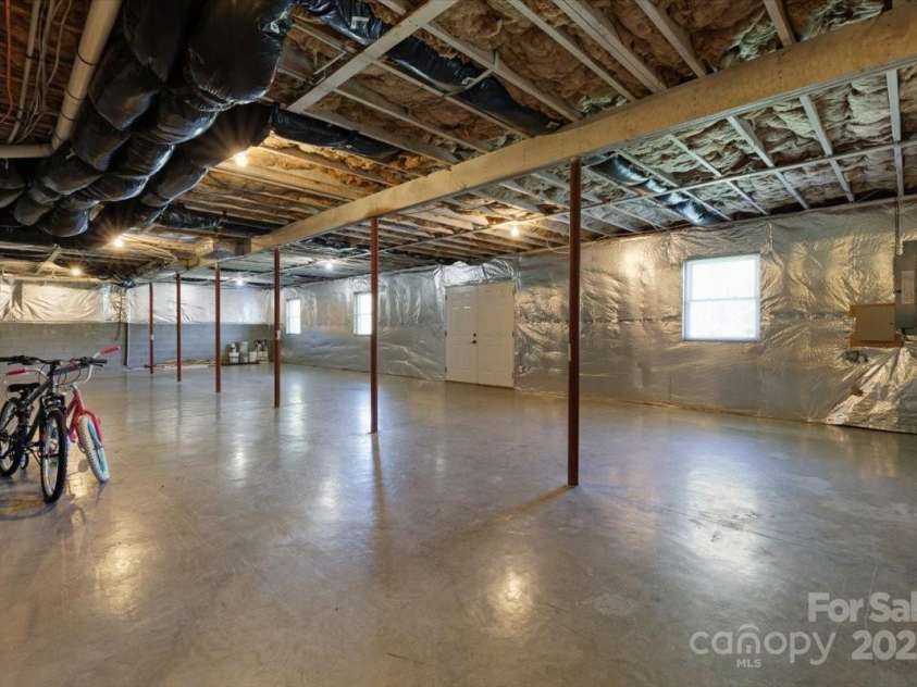 106 Zurich Lane, Statesville, NC 28625.  MLS# CAR4244028, YatesRealty ID 19817. 