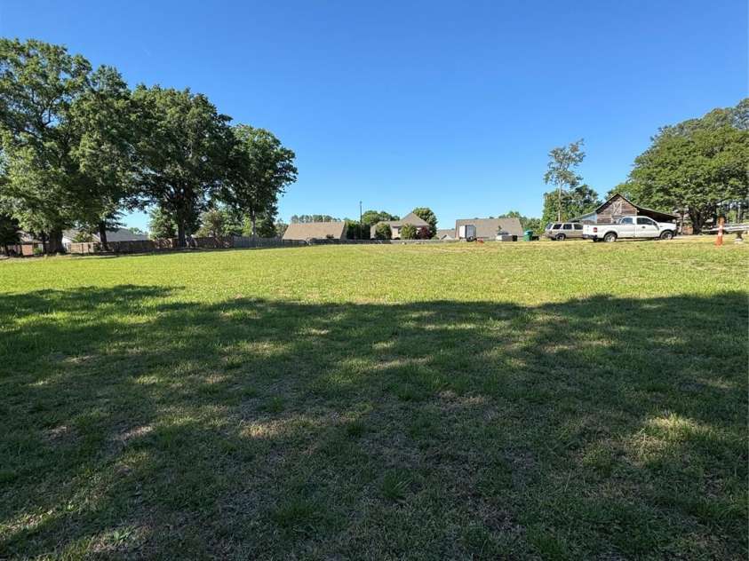 3227 Pleasant Plains Road, Matthews, NC 28105.  MLS# CAR4379724, YatesRealty ID 19817. 