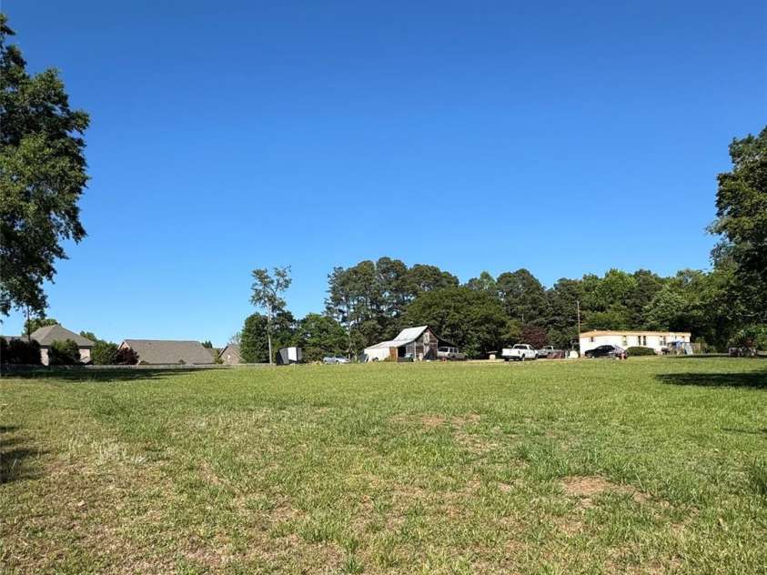 3227 Pleasant Plains Road, Matthews, NC 28105.  MLS# CAR4379724, YatesRealty ID 19817. 
