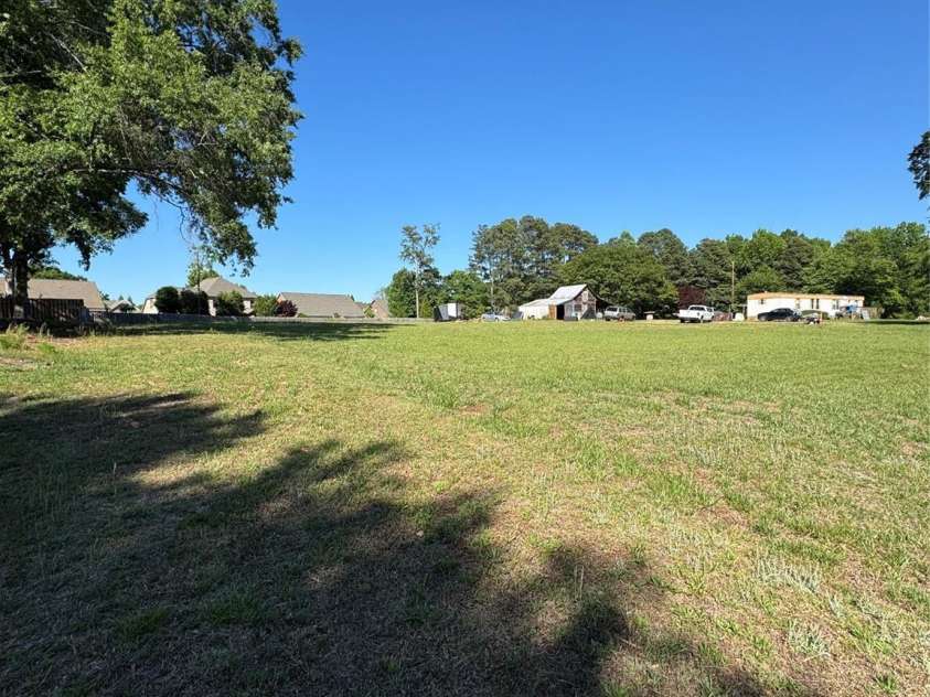 3227 Pleasant Plains Road, Matthews, NC 28105.  MLS# CAR4379724, YatesRealty ID 19817. 