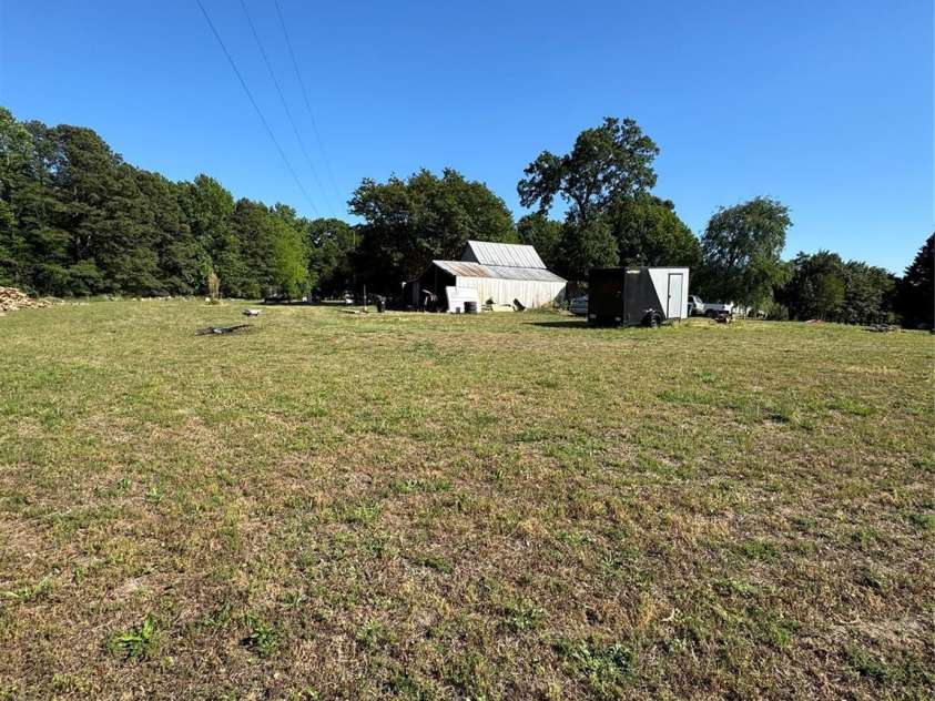 3227 Pleasant Plains Road, Matthews, NC 28105.  MLS# CAR4379724, YatesRealty ID 19817. 
