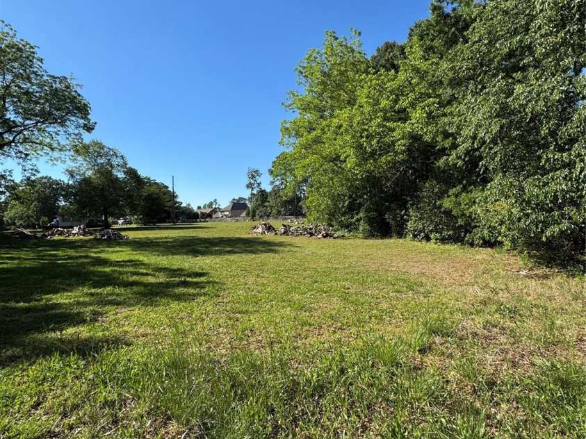 3227 Pleasant Plains Road, Matthews, NC 28105.  MLS# CAR4379724, YatesRealty ID 19817. 