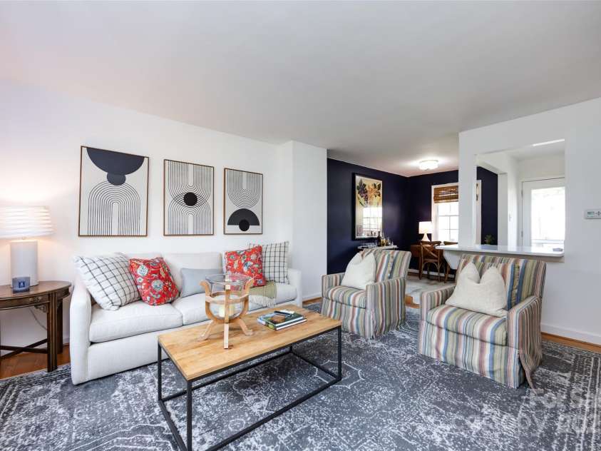 528 Wakefield Drive, Charlotte, NC 28209.  MLS# CAR4269887, YatesRealty ID 19818. 