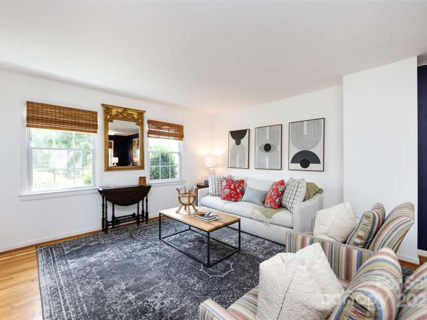 528 Wakefield Drive, Charlotte, NC 28209.  MLS# CAR4269887, YatesRealty ID 19818. 