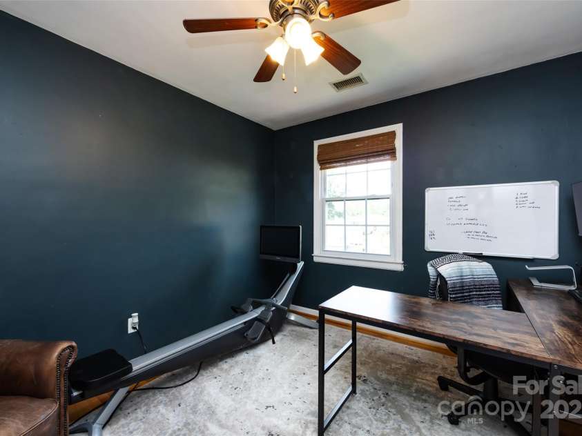 528 Wakefield Drive, Charlotte, NC 28209.  MLS# CAR4269887, YatesRealty ID 19818. 