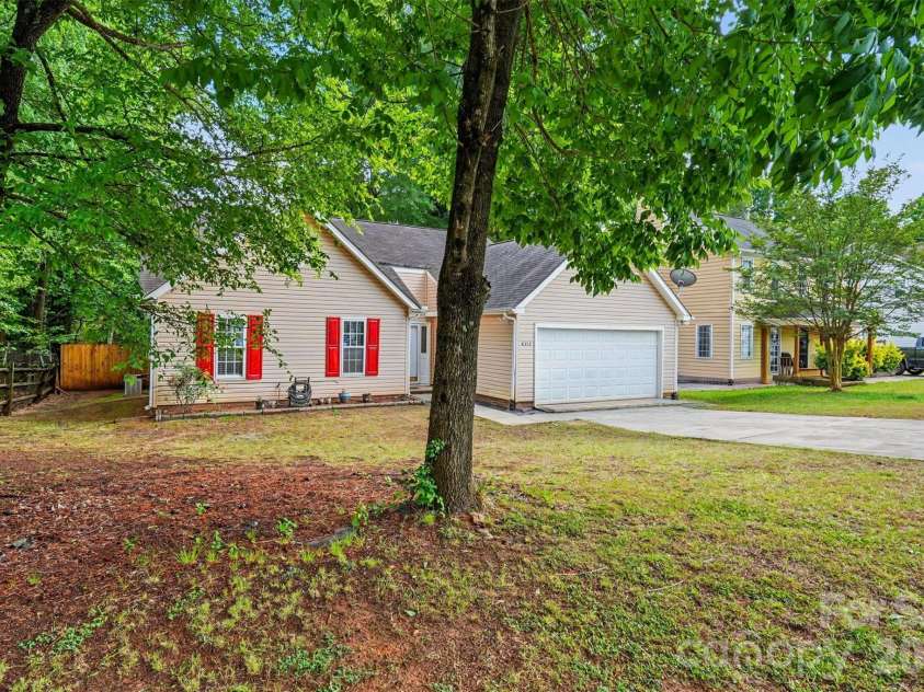 6312 Trysting Road, Charlotte, NC 28227.  MLS# CAR4379798, YatesRealty ID 19818. 