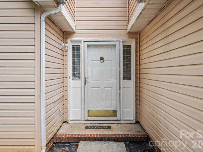 6312 Trysting Road, Charlotte, NC 28227.  MLS# CAR4379798, YatesRealty ID 19818. 