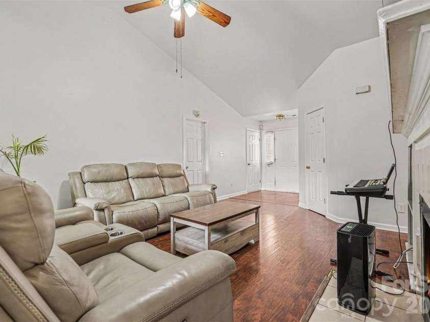 6312 Trysting Road, Charlotte, NC 28227.  MLS# CAR4379798, YatesRealty ID 19818. 