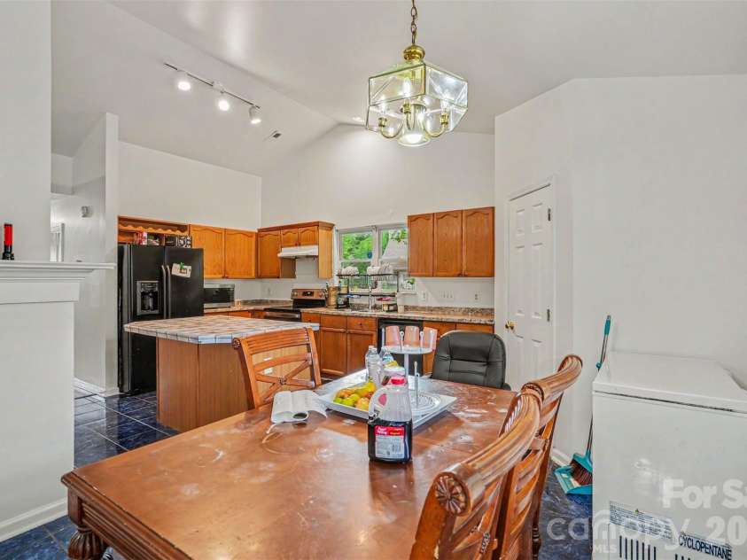 6312 Trysting Road, Charlotte, NC 28227.  MLS# CAR4379798, YatesRealty ID 19818. 
