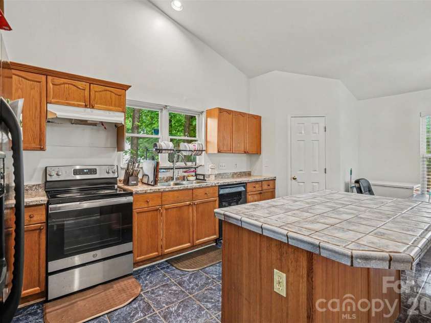 6312 Trysting Road, Charlotte, NC 28227.  MLS# CAR4379798, YatesRealty ID 19818. 