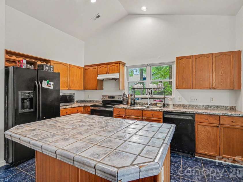 6312 Trysting Road, Charlotte, NC 28227.  MLS# CAR4379798, YatesRealty ID 19818. 