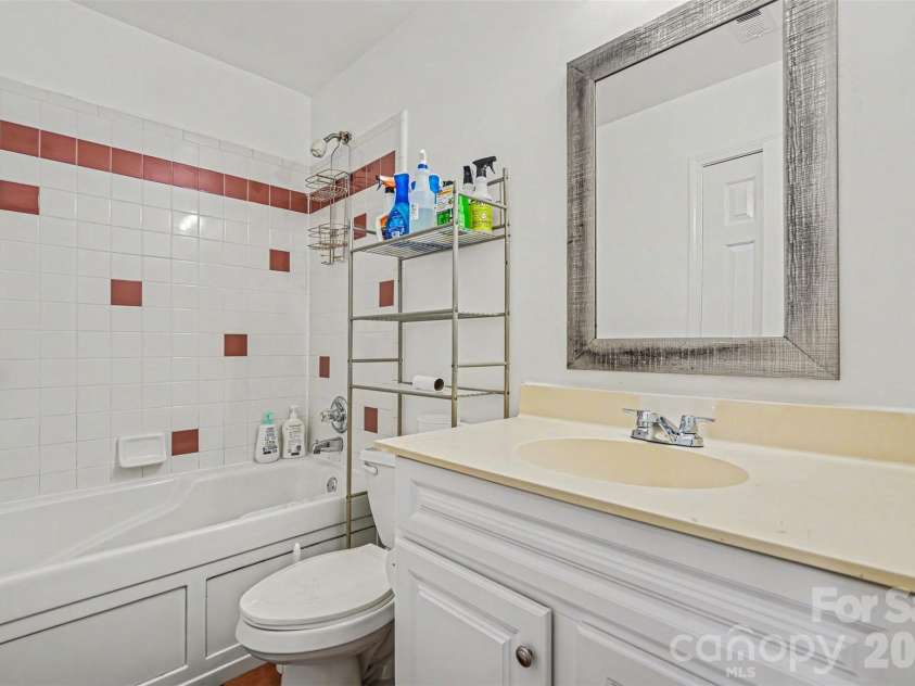 6312 Trysting Road, Charlotte, NC 28227.  MLS# CAR4379798, YatesRealty ID 19818. 