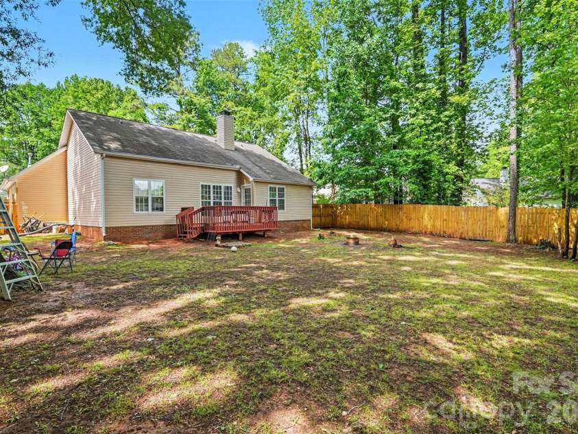 6312 Trysting Road, Charlotte, NC 28227.  MLS# CAR4379798, YatesRealty ID 19818. 