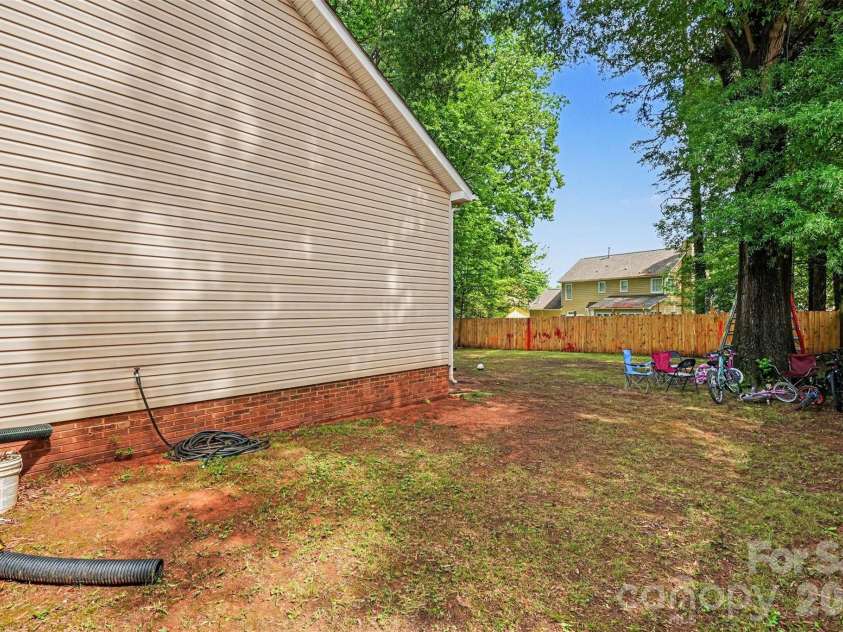 6312 Trysting Road, Charlotte, NC 28227.  MLS# CAR4379798, YatesRealty ID 19818. 