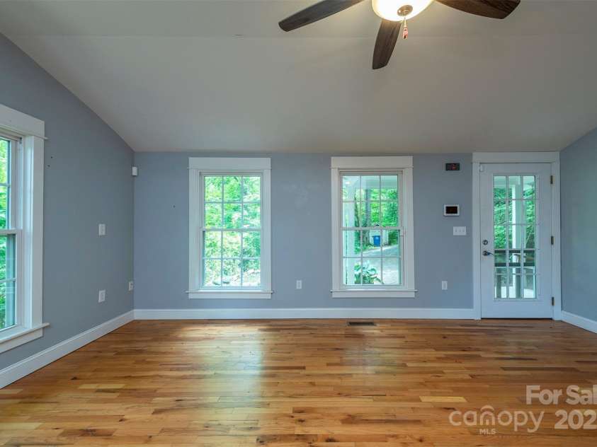 379 Rainbow Terrace, Black Mountain, NC 28711.  MLS# CAR4267468, YatesRealty ID 19819. 