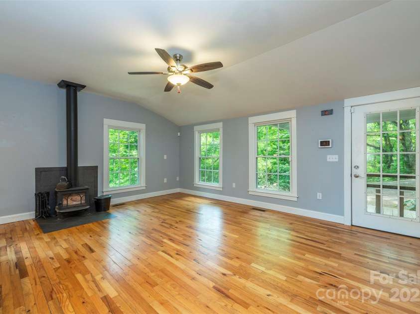 379 Rainbow Terrace, Black Mountain, NC 28711.  MLS# CAR4267468, YatesRealty ID 19819. 