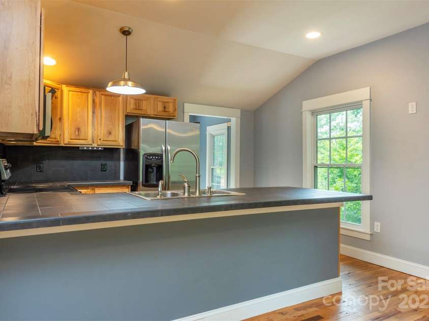 379 Rainbow Terrace, Black Mountain, NC 28711.  MLS# CAR4267468, YatesRealty ID 19819. 