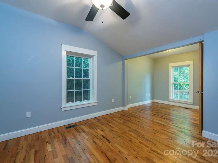 379 Rainbow Terrace, Black Mountain, NC 28711.  MLS# CAR4267468, YatesRealty ID 19819. 