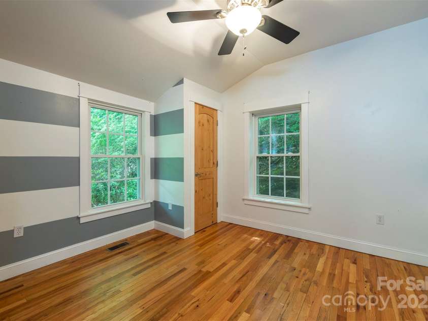 379 Rainbow Terrace, Black Mountain, NC 28711.  MLS# CAR4267468, YatesRealty ID 19819. Second Bedroom