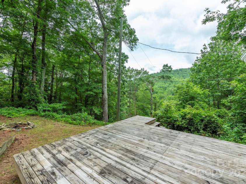 379 Rainbow Terrace, Black Mountain, NC 28711.  MLS# CAR4267468, YatesRealty ID 19819. Spacious back deck