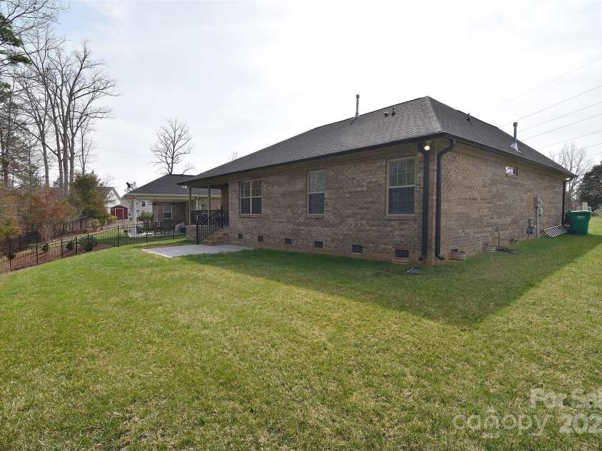 12889 Hill Pine Road, Midland, NC 28107.  MLS# CAR4228252, YatesRealty ID 1982. 