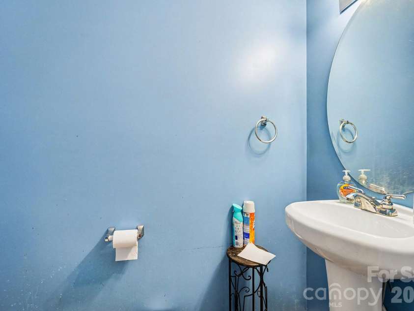 2606 Marmac Road, Charlotte, NC 28208.  MLS# CAR4333144, YatesRealty ID 1982. 