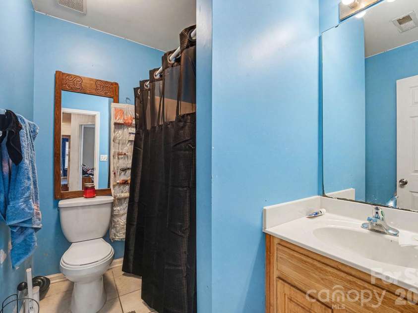 2606 Marmac Road, Charlotte, NC 28208.  MLS# CAR4333144, YatesRealty ID 1982. 