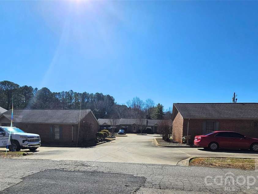 700 Battleground Court, Kings Mountain, NC 28086.  MLS# CAR4346946, YatesRealty ID 1982. 
