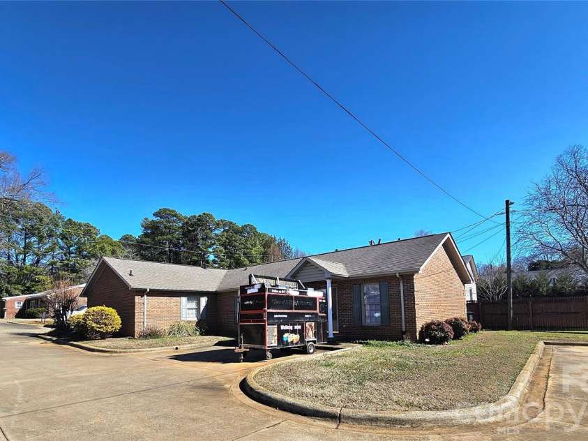 700 Battleground Court, Kings Mountain, NC 28086.  MLS# CAR4346946, YatesRealty ID 1982. 