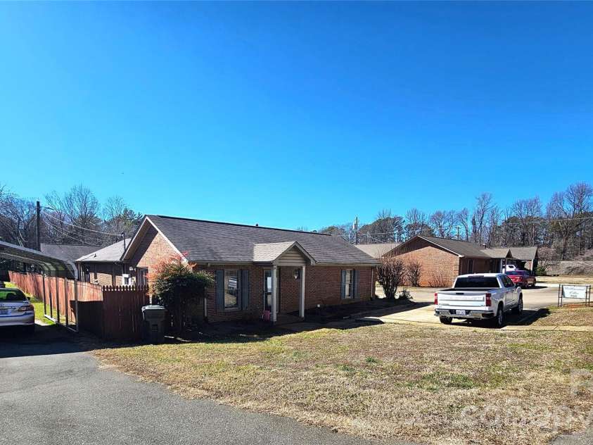 700 Battleground Court, Kings Mountain, NC 28086.  MLS# CAR4346946, YatesRealty ID 1982. 