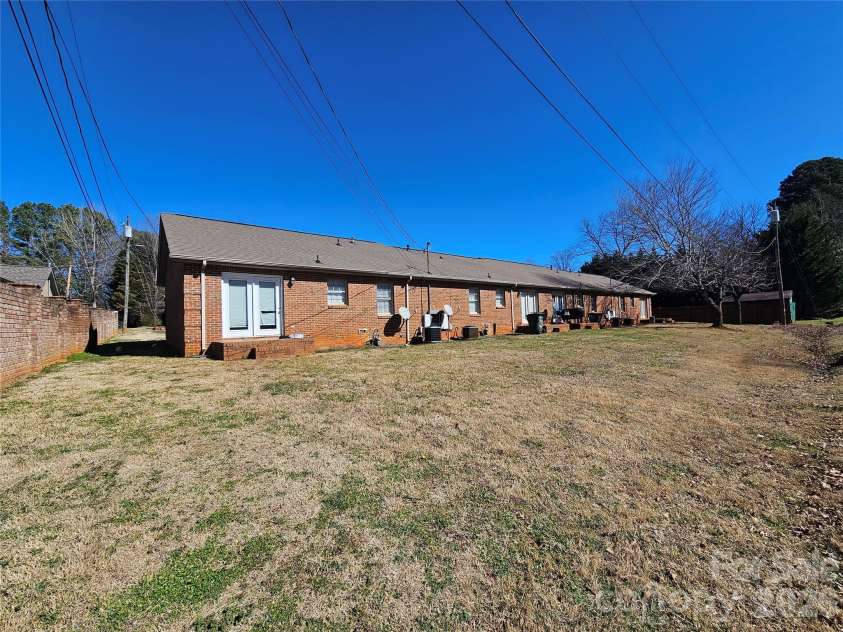 700 Battleground Court, Kings Mountain, NC 28086.  MLS# CAR4346946, YatesRealty ID 1982. 