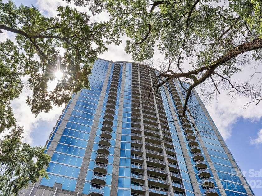 210 N Church Street, Charlotte, NC 28202.  MLS# CAR4260082, YatesRealty ID 19820. 