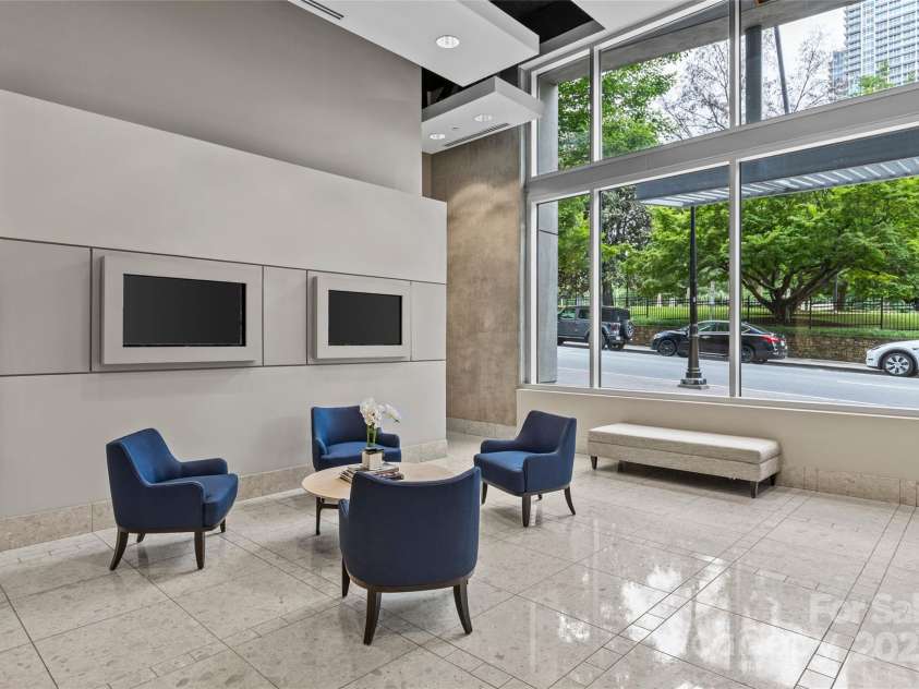 210 N Church Street, Charlotte, NC 28202.  MLS# CAR4260082, YatesRealty ID 19820. 
