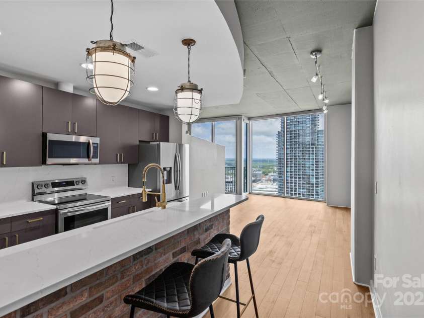 210 N Church Street, Charlotte, NC 28202.  MLS# CAR4260082, YatesRealty ID 19820. 