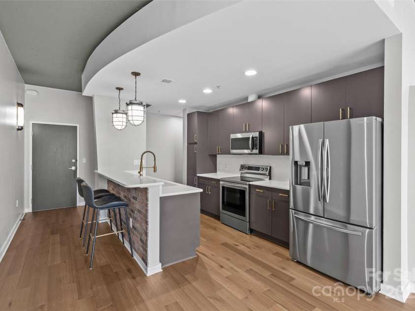 210 N Church Street, Charlotte, NC 28202.  MLS# CAR4260082, YatesRealty ID 19820. 