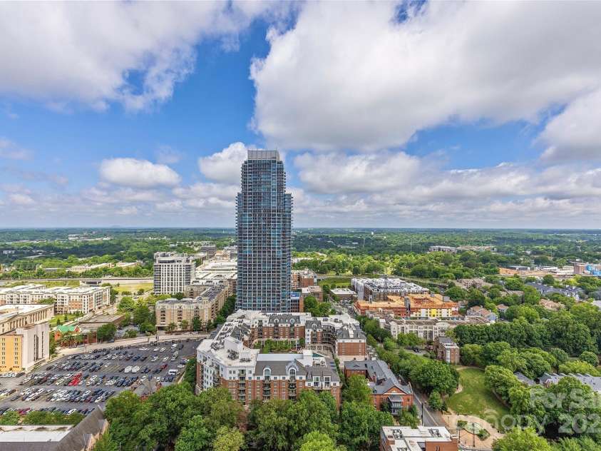210 N Church Street, Charlotte, NC 28202.  MLS# CAR4260082, YatesRealty ID 19820. 