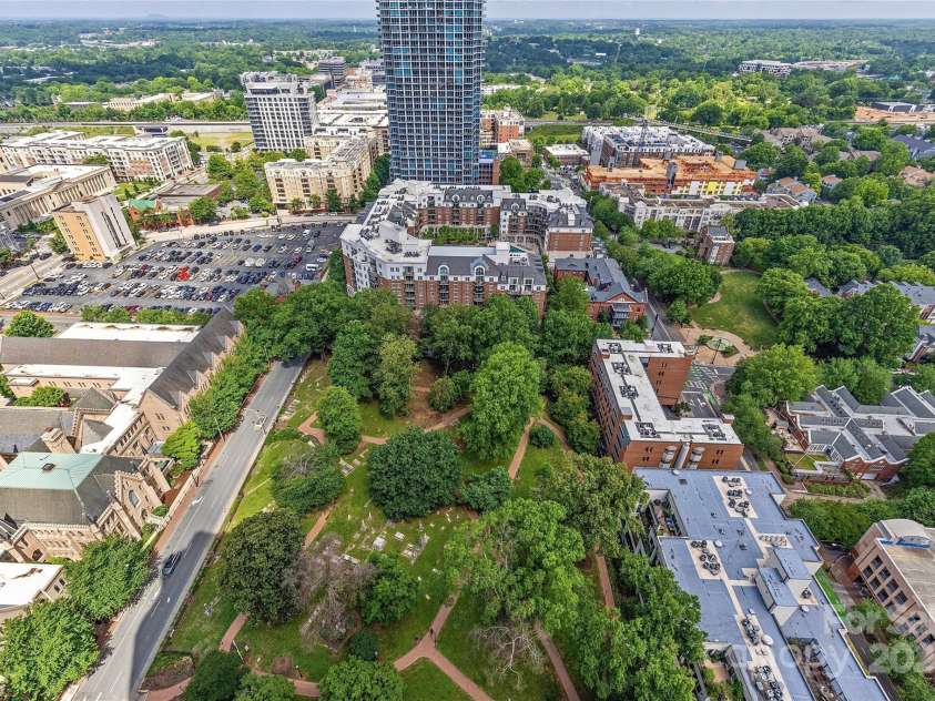 210 N Church Street, Charlotte, NC 28202.  MLS# CAR4260082, YatesRealty ID 19820. 