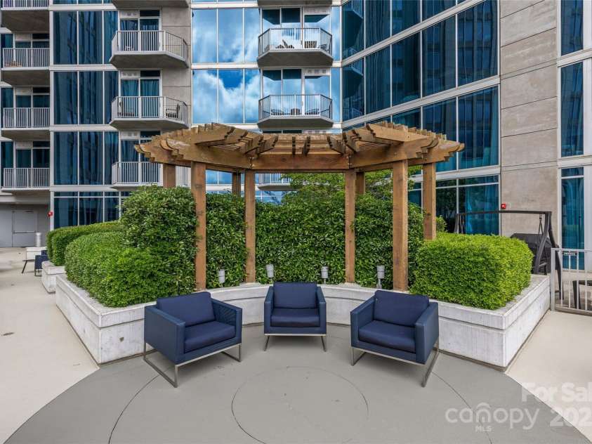 210 N Church Street, Charlotte, NC 28202.  MLS# CAR4260082, YatesRealty ID 19820. 