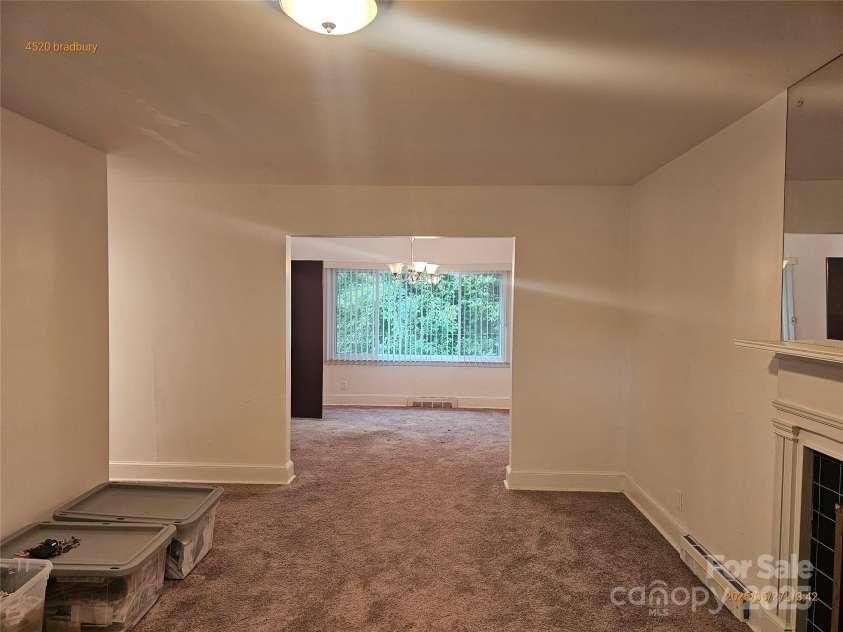 4520 Bradbury Drive, Charlotte, NC 28209.  MLS# CAR4263924, YatesRealty ID 19821. 