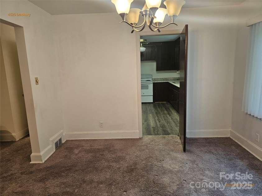 4520 Bradbury Drive, Charlotte, NC 28209.  MLS# CAR4263924, YatesRealty ID 19821. 